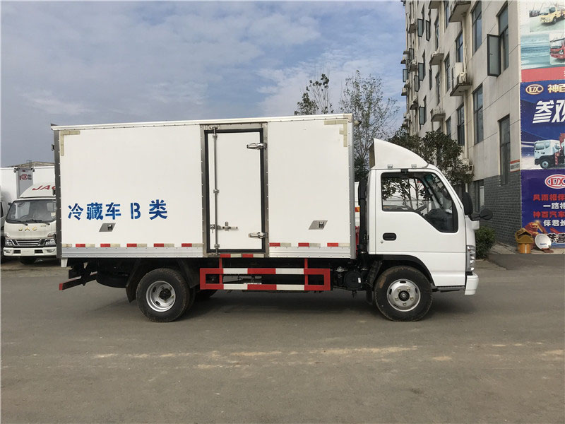 國六 五十鈴100P藍(lán)牌冷藏車