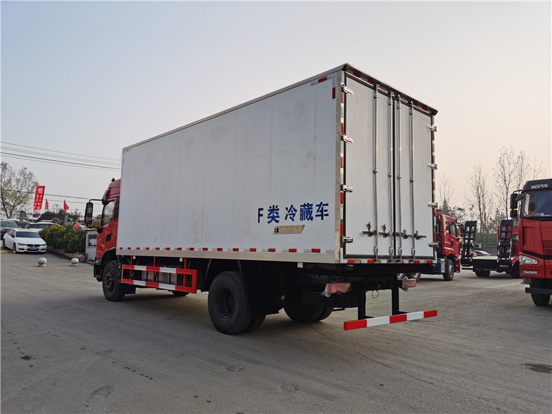 東風(fēng)天錦KR國(guó)六冷藏車