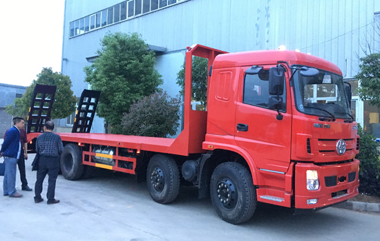 國(guó)五三環(huán)昊龍前四后八挖機(jī)平板車