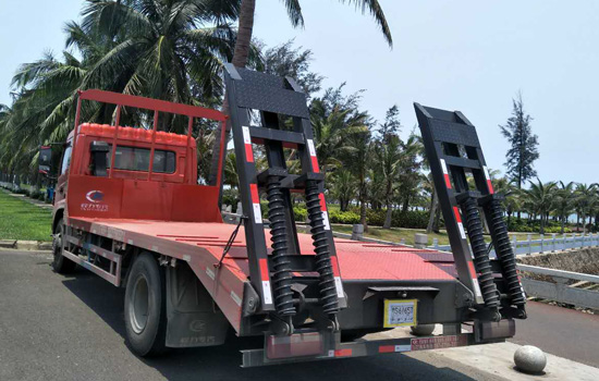 國(guó)五楚風(fēng)單橋挖機(jī)平板車