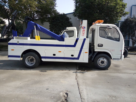 東風(fēng)藍(lán)牌一拖一清障車(chē)（國(guó)五排放）